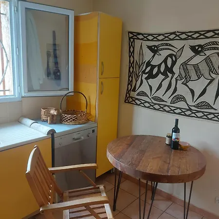 Maison Entiere Pres De La * Montbazin